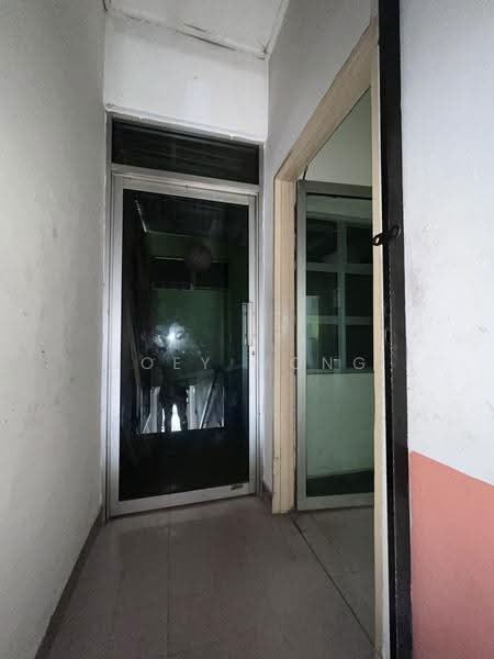 Kedai untuk Disewa di Taman Lian Hoe (Kuchai Lama) - Joey Wong - Corridor - PropertyGuru.com.my