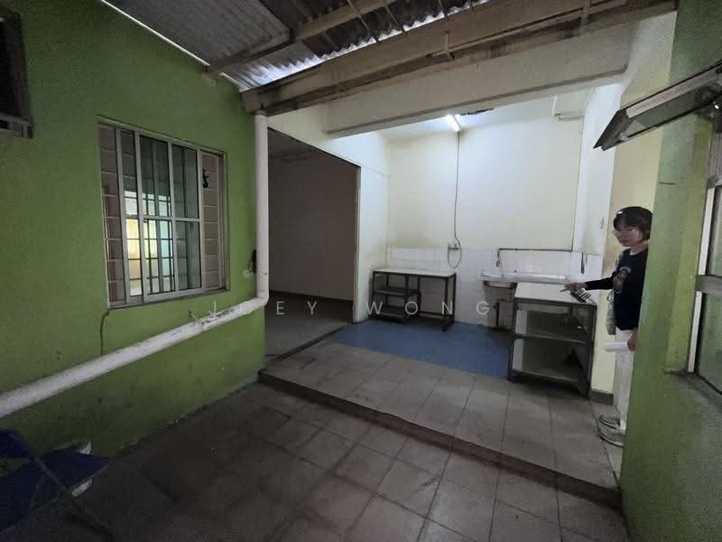 Kedai untuk Disewa di Taman Lian Hoe (Kuchai Lama) - Joey Wong - Kitchen - PropertyGuru.com.my