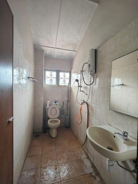 2-storey Terraced House for Sale in SS2 (Petaling Jaya) - Richard Liew - Bathroom - PropertyGuru.com.my