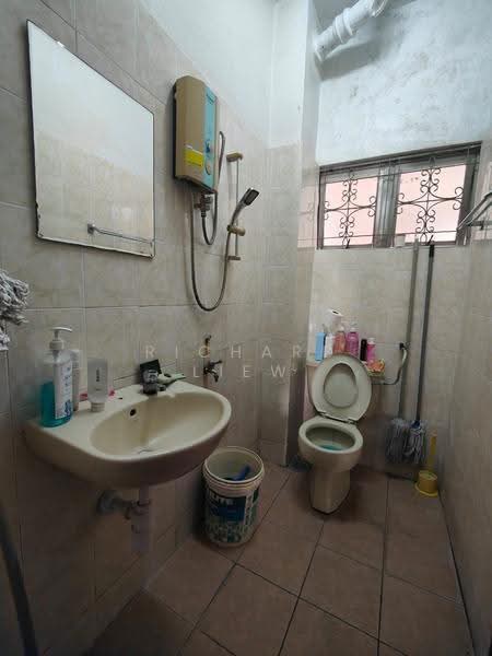 2-storey Terraced House for Sale in SS2 (Petaling Jaya) - Richard Liew - Bathroom - PropertyGuru.com.my
