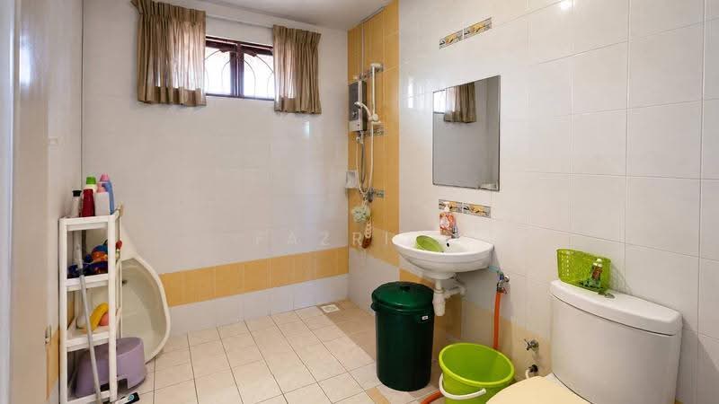 Semi-Detached House for Sale in Seksyen 7 (Shah Alam) - Fazri . - Bathroom - PropertyGuru.com.my
