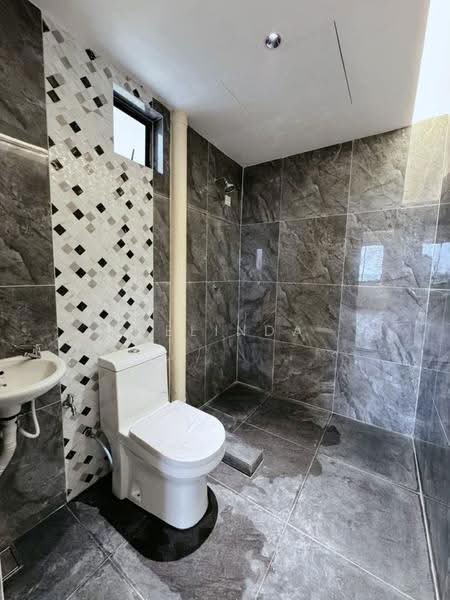 Rumah Flat untuk Dijual di Flat Taman Perling - Melinda Ee - Bathroom - PropertyGuru.com.my