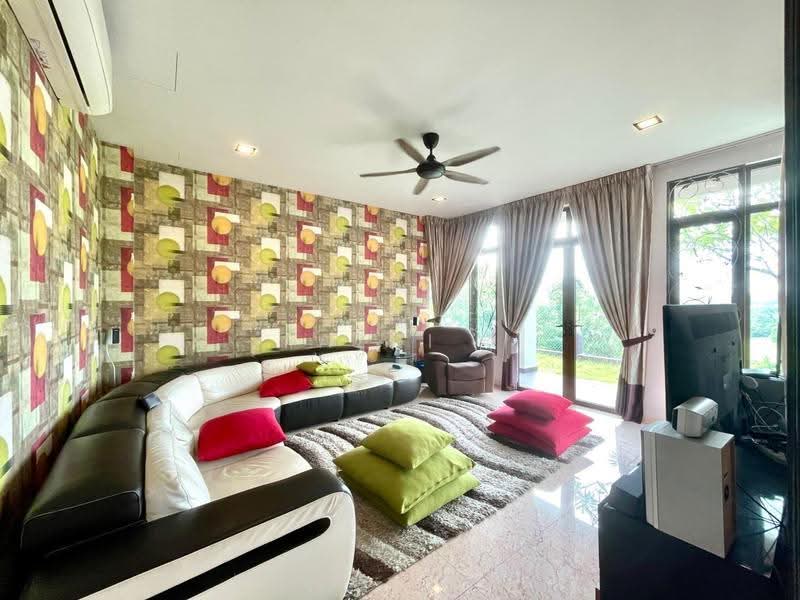 Bungalow House untuk Dijual di Shah Alam (Selangor) - Fazri . - Living Room - PropertyGuru.com.my