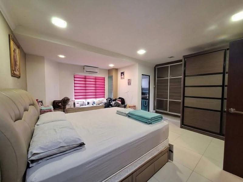 Semi-Detached House for Sale in Taman Bukit Serdang (Seri Kembangan) - KENT HUI LAU - Bedroom - PropertyGuru.com.my