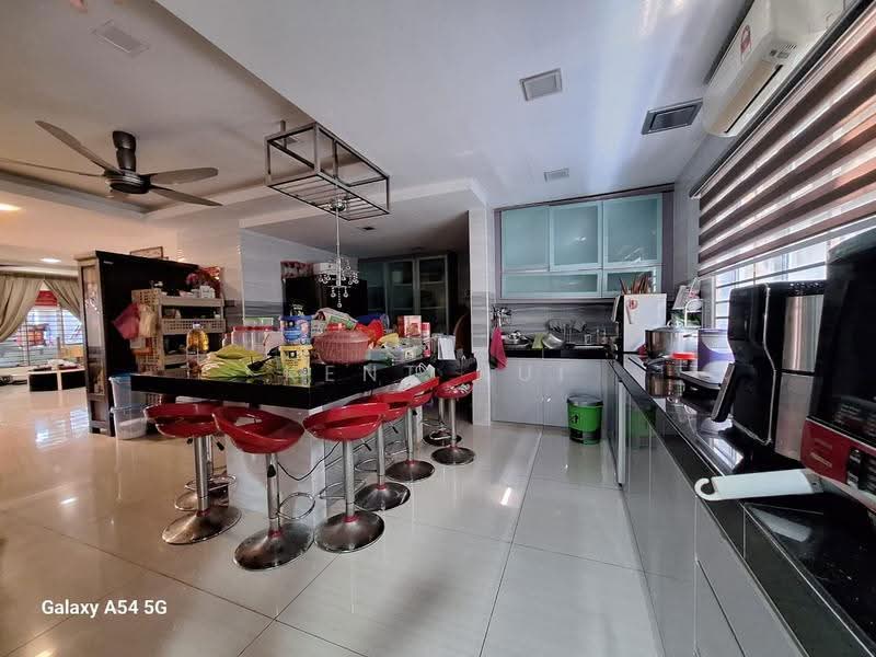 Semi-Detached House for Sale in Taman Bukit Serdang (Seri Kembangan) - KENT HUI LAU - Kitchen - PropertyGuru.com.my