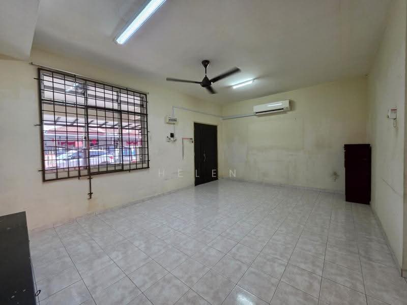 2-storey Terraced House for Sale in Batu Berendam (Melaka) - Helen BF - Living Room - PropertyGuru.com.my