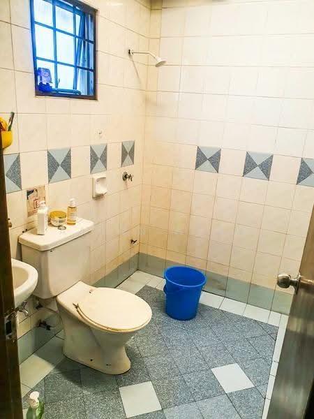 Apartment for Sale at Pangsapuri Salvia - Aaron Wong - Bathroom - PropertyGuru.com.my
