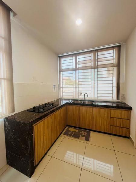 Rumah Teres 2-Tingkat untuk Disewa di Bandar Penawar (Kota Tinggi) - Hubert Pang - Kitchen - PropertyGuru.com.my