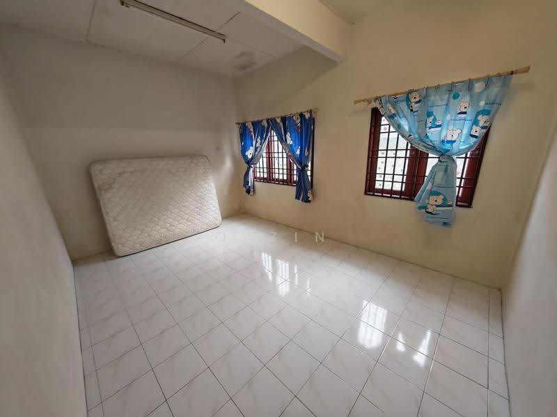 Rumah Teres 2.5-Tingkat untuk Disewa di Taman Mas (Ipoh) - Qazin Khoo - Bedroom - PropertyGuru.com.my