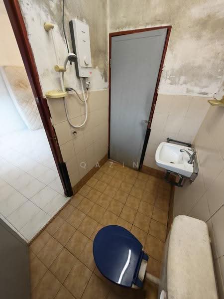 Rumah Teres 2.5-Tingkat untuk Disewa di Taman Mas (Ipoh) - Qazin Khoo - Bathroom - PropertyGuru.com.my