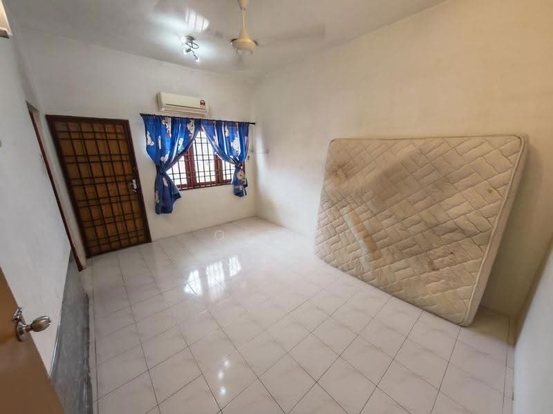 Rumah Teres 2.5-Tingkat untuk Disewa di Taman Mas (Ipoh) - Qazin Khoo - Bedroom - PropertyGuru.com.my