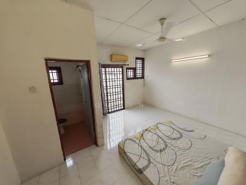Rumah Teres 2.5-Tingkat untuk Disewa di Taman Mas (Ipoh) - Qazin Khoo - Bedroom - PropertyGuru.com.my