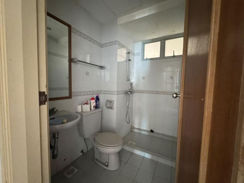 Kondominium untuk Dijual di Ocean Palms Condominium - Helen BF - Bathroom - PropertyGuru.com.my