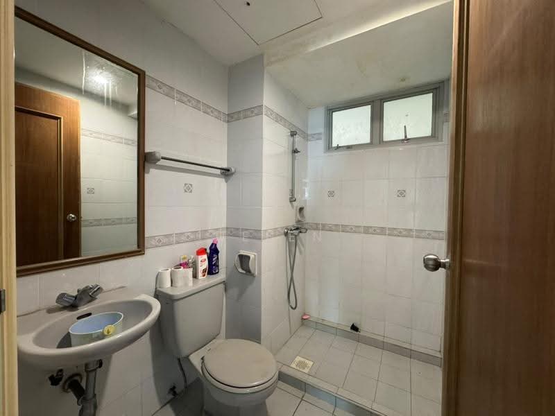 Kondominium untuk Dijual di Ocean Palms Condominium - Helen BF - Bathroom - PropertyGuru.com.my