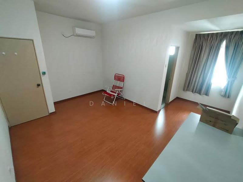 Rumah Teres 2-Tingkat untuk Dijual di Kempas Utama (Tebrau) - Daniel Yong - Living Room - PropertyGuru.com.my