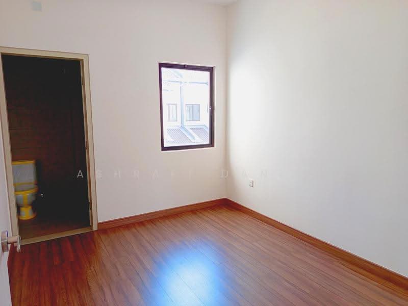 Terraced House for Sale in Klang (Selangor) - Ashraff Daniel - Bathroom - PropertyGuru.com.my