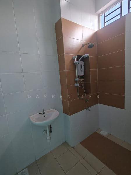 Townhouse for Sale in Taman Sutera Utama (Skudai) - Darren Ler - Bathroom - PropertyGuru.com.my