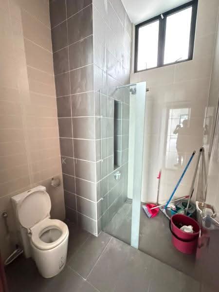 Semi-Detached House for Sale in Nusa Duta (Iskandar Puteri (Nusajaya)) - Kimi Kiu - Bathroom - PropertyGuru.com.my