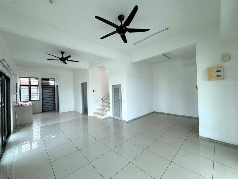 Rumah Teres 2-Tingkat untuk Dijual di Taman Saujana KLIA (Sepang) - BILYA ARIFF - Living Room - PropertyGuru.com.my