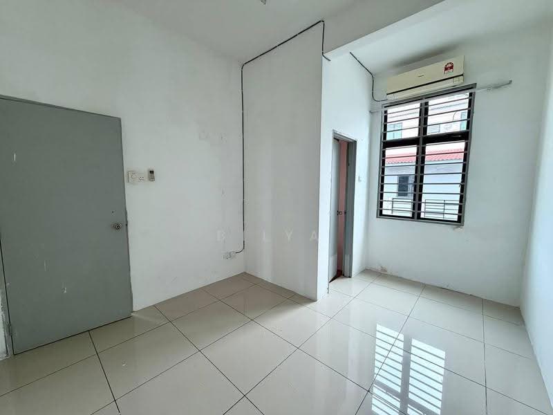Rumah Teres 2-Tingkat untuk Dijual di Taman Saujana KLIA (Sepang) - BILYA ARIFF - Interior - PropertyGuru.com.my