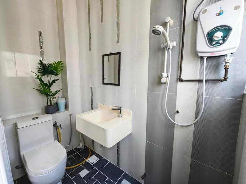 Kondominium untuk Disewa di Treetops Residence - Qazin Khoo - Bathroom - PropertyGuru.com.my