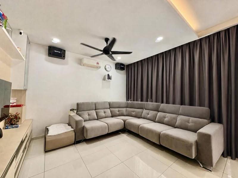 Rumah Teres 2-Tingkat untuk Dijual di Taman Mount Austin (Tebrau) - Kimi Kiu - Living Room - PropertyGuru.com.my