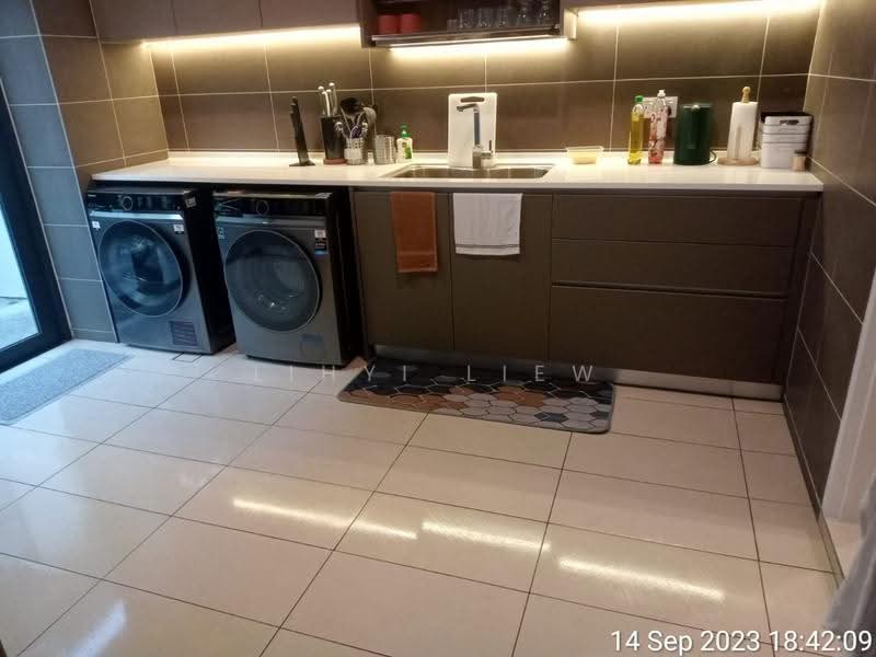 Semi-Detached House for Sale in Leisure Farm (Gelang Patah) - Lihyi Liew - Kitchen - PropertyGuru.com.my