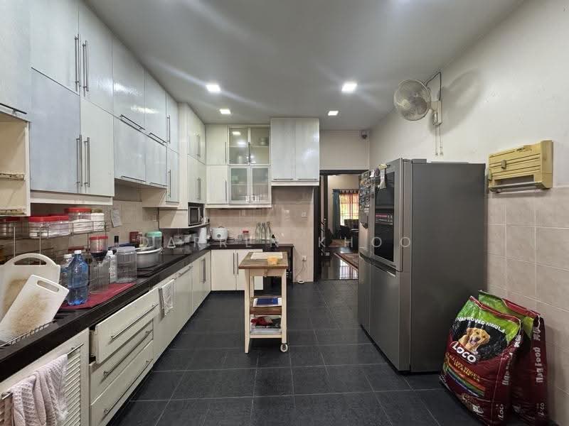 Semi-Detached House for Sale in Bandar Putra Permai (Seri Kembangan) - Darren Khoo - Kitchen - PropertyGuru.com.my