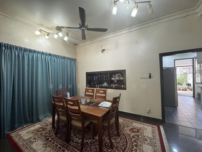 Semi-Detached House for Sale in Bandar Putra Permai (Seri Kembangan) - Darren Khoo - Dining Room - PropertyGuru.com.my