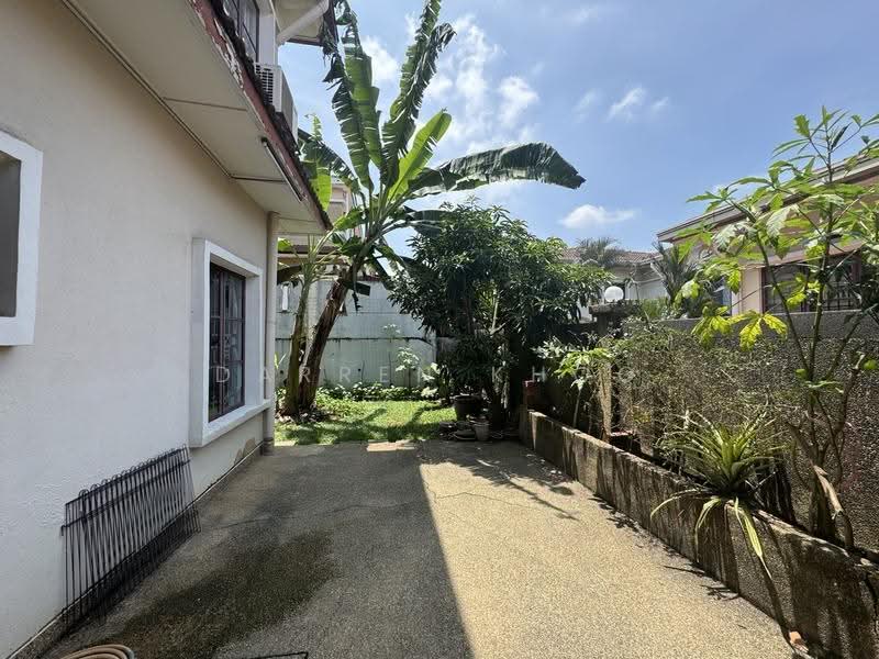 Semi-Detached House for Sale in Bandar Putra Permai (Seri Kembangan) - Darren Khoo - Exterior - PropertyGuru.com.my