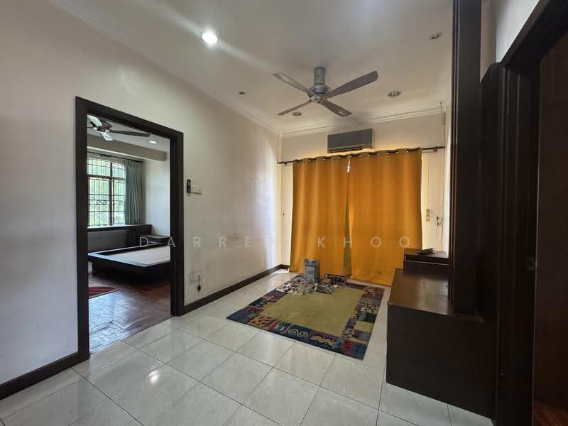 Semi-Detached House for Sale in Bandar Putra Permai (Seri Kembangan) - Darren Khoo - Living Room - PropertyGuru.com.my