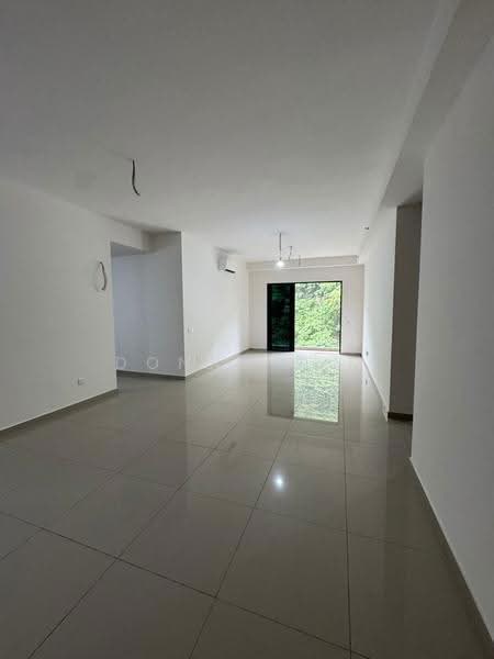 Kediaman Servis untuk Dijual di D'Clover Residences - Donna Sim - Living Room - PropertyGuru.com.my