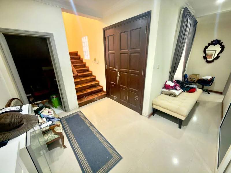 Rumah Berkembar untuk Dijual di Seksyen 9 (Kota Damansara) - Tasya Ruslan - Entrance - PropertyGuru.com.my