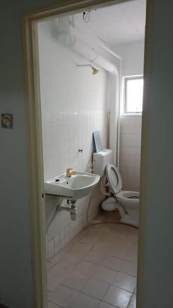 2.5-storey Terraced House for Sale in Taman Sri Sinar (Segambut) - CW Kong - Bathroom - PropertyGuru.com.my