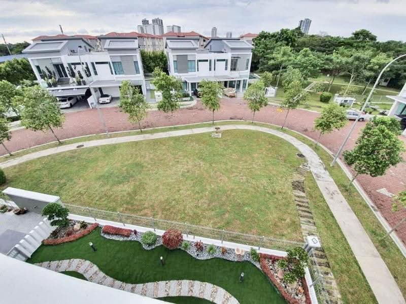 Semi-Detached House for Sale in Taman Molek (Johor Bahru) - Yik Tat - PropertyGuru.com.my