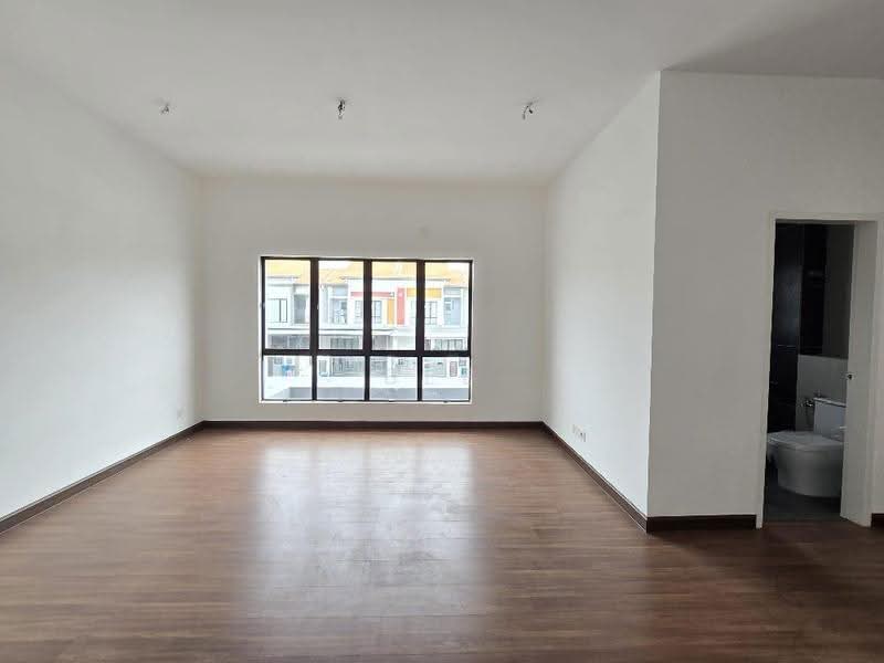 2-storey Terraced House for Sale in Setia Utama (Setia Alam) - Bee Lin - Living Room - PropertyGuru.com.my