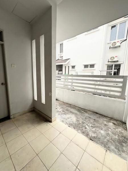 Rumah Berkembar untuk Dijual di D'Kayangan (Shah Alam) - Sara Low - Exterior - PropertyGuru.com.my