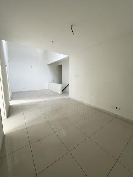 Rumah Berkembar untuk Dijual di D'Kayangan (Shah Alam) - Sara Low - Interior - PropertyGuru.com.my