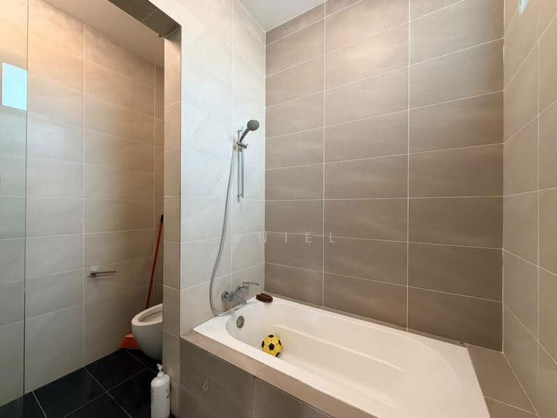Cluster House for Sale in Eco Botanic (Iskandar Puteri (Nusajaya)) - Daniel Yong - Bathroom - PropertyGuru.com.my