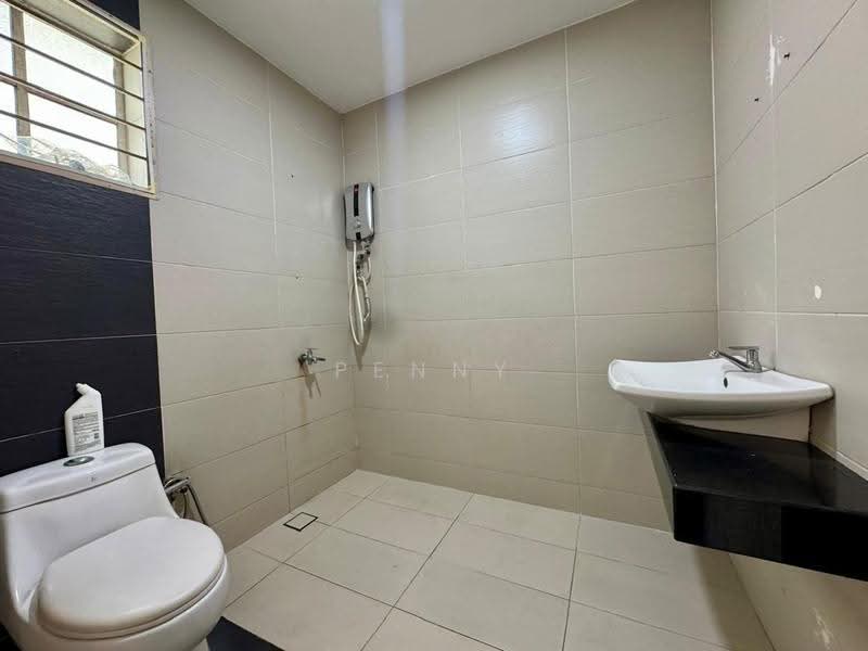 2-storey Terraced House for Sale in Taman Mutiara Rini (Skudai) - Penny Lee - Bathroom - PropertyGuru.com.my