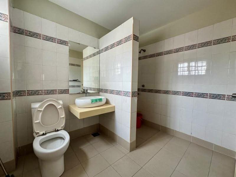 2-storey Terraced House for Sale in Taman Mutiara Rini (Skudai) - Penny Lee - Bathroom - PropertyGuru.com.my