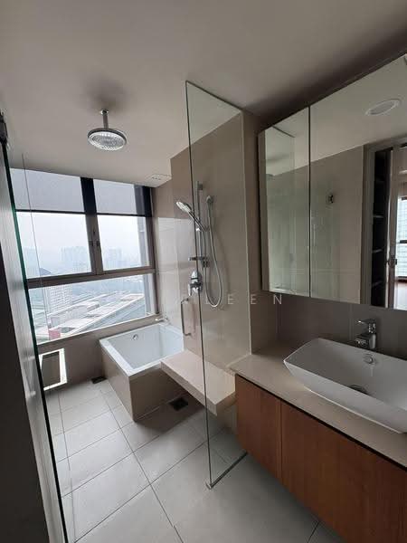 Kediaman Servis untuk Dijual di Stonor 3 - Shirleen Goh - Bathroom - PropertyGuru.com.my