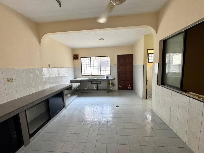 Rumah Teres untuk Dijual di Usj 2 (Subang Jaya) - Khairul Syafiq - Kitchen - PropertyGuru.com.my