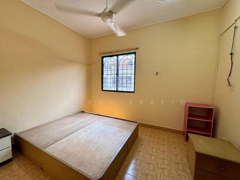 Rumah Teres untuk Dijual di Usj 2 (Subang Jaya) - Khairul Syafiq - Bedroom - PropertyGuru.com.my