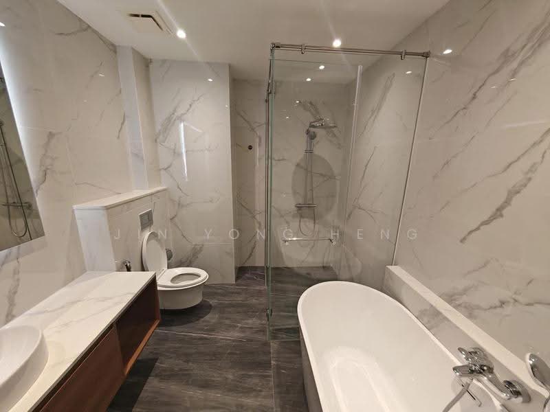 Kediaman Servis untuk Disewa di Core Residence @ TRX - Jin Yong Heng - Bathroom - PropertyGuru.com.my