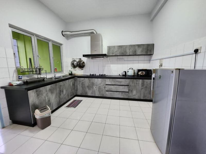 Kondominium untuk Dijual di Floridale Condominium - KC Jee - Kitchen - PropertyGuru.com.my