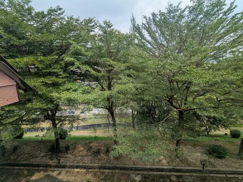 Kondominium untuk Dijual di Kyoto Gardens Condominiums - Fitri Zainal - View From Balcony - PropertyGuru.com.my