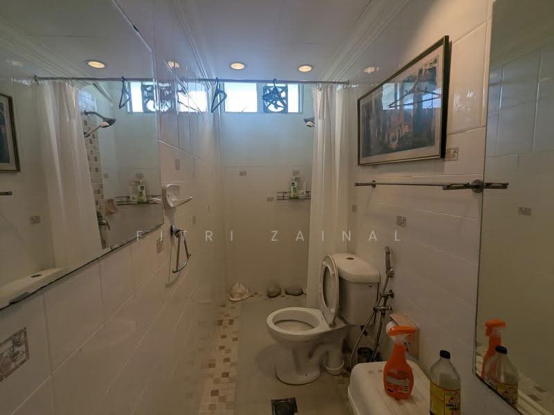 Kondominium untuk Dijual di Kyoto Gardens Condominiums - Fitri Zainal - Bathroom - PropertyGuru.com.my