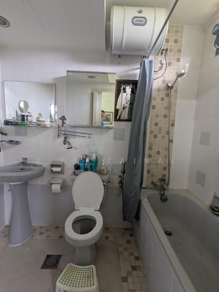 Kondominium untuk Dijual di Kyoto Gardens Condominiums - Fitri Zainal - Bathroom - PropertyGuru.com.my