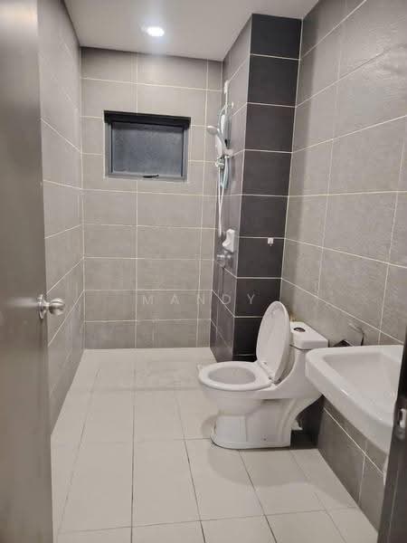 Kondominium untuk Dijual di The Henge - Mandy Liew - Bathroom - PropertyGuru.com.my